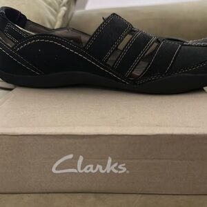 Clarks Black Loafers Slip-Ons Comfortable Design